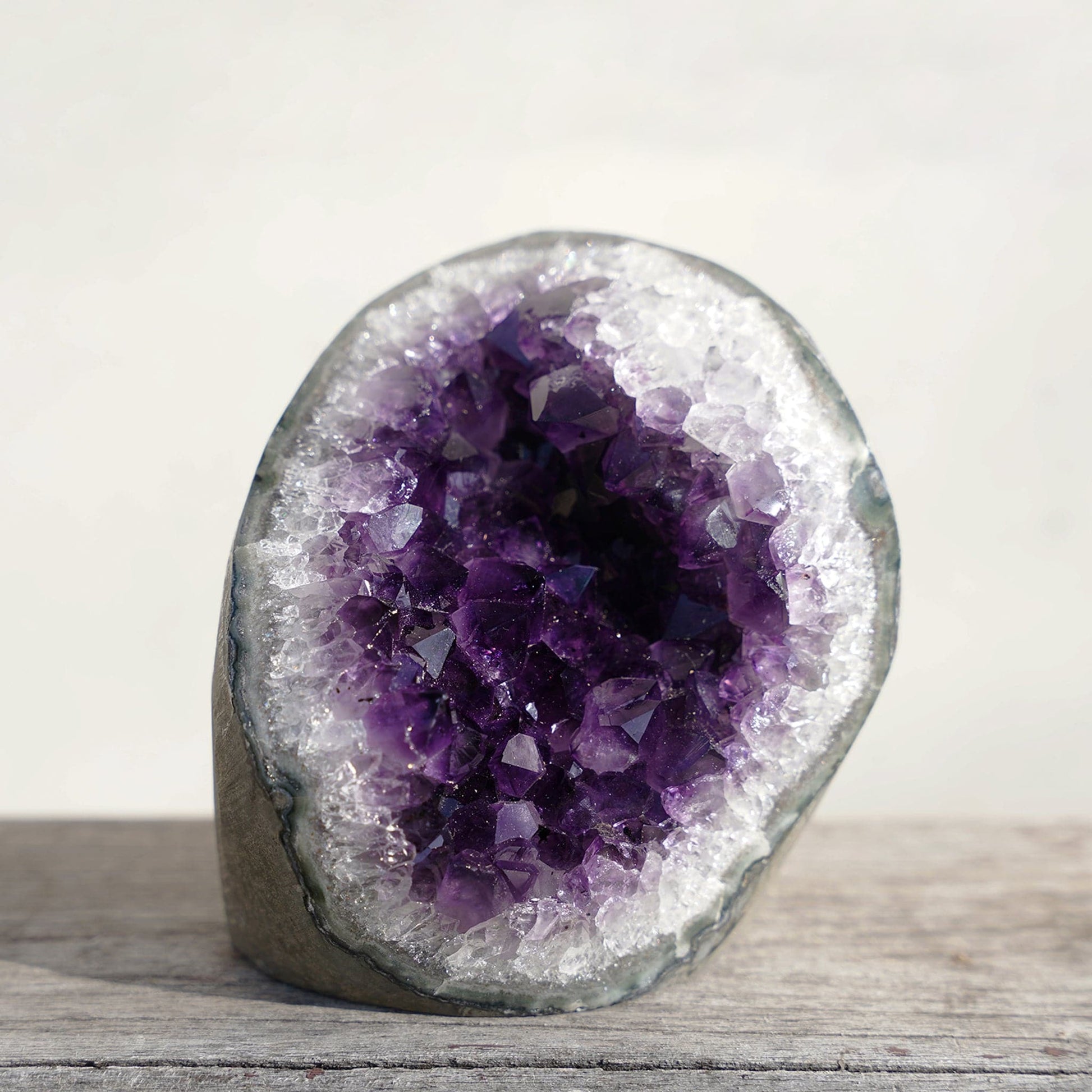 CROWN Unique Hue Crystal Rare Amethyst 	