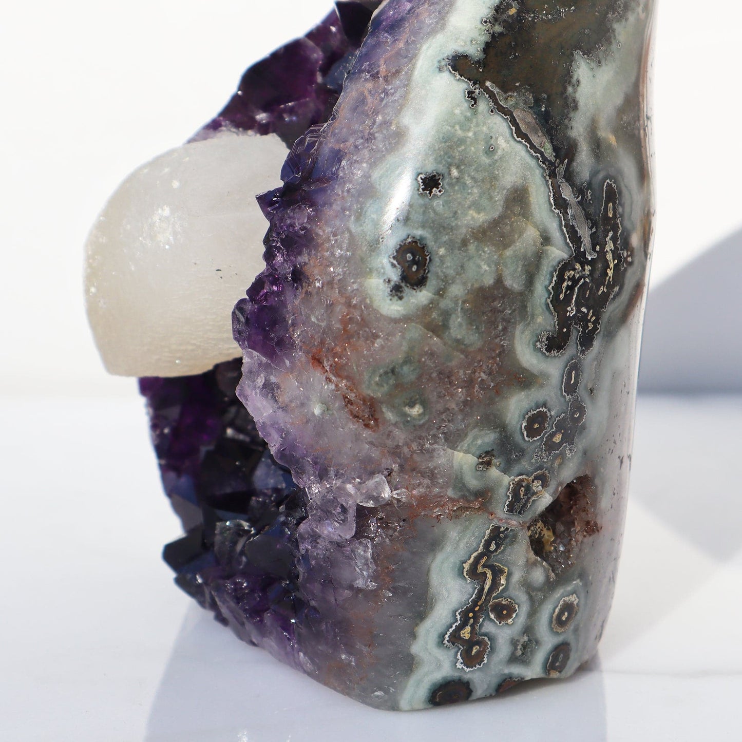 Rare cut-base amethyst geode, quartz, agate decor for sale, Uruguay  - Deepest Earth